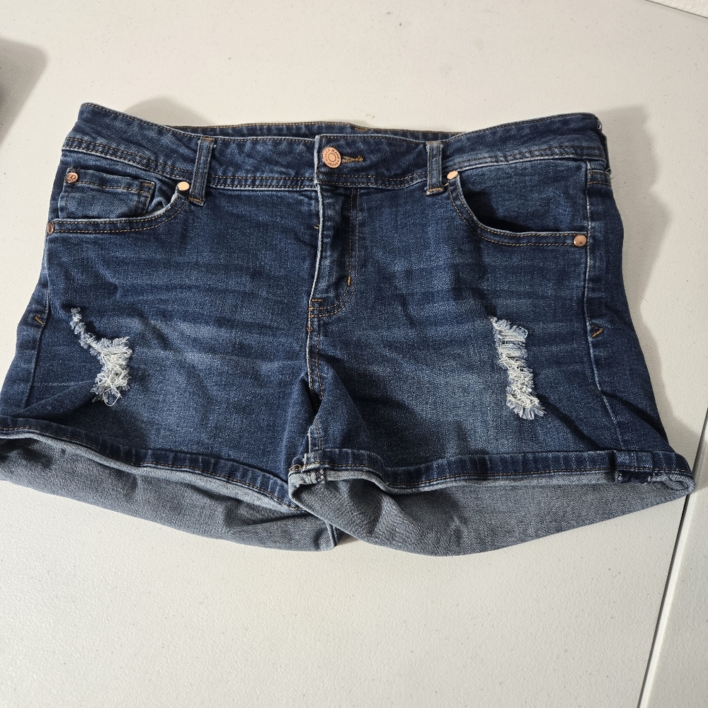 Denim Shorts Junior Size 11  Approx 8" rise W/ 4" Inseam